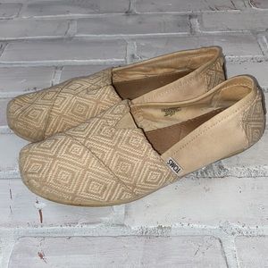 Toms natural burlap knit patterned slip ons size 9